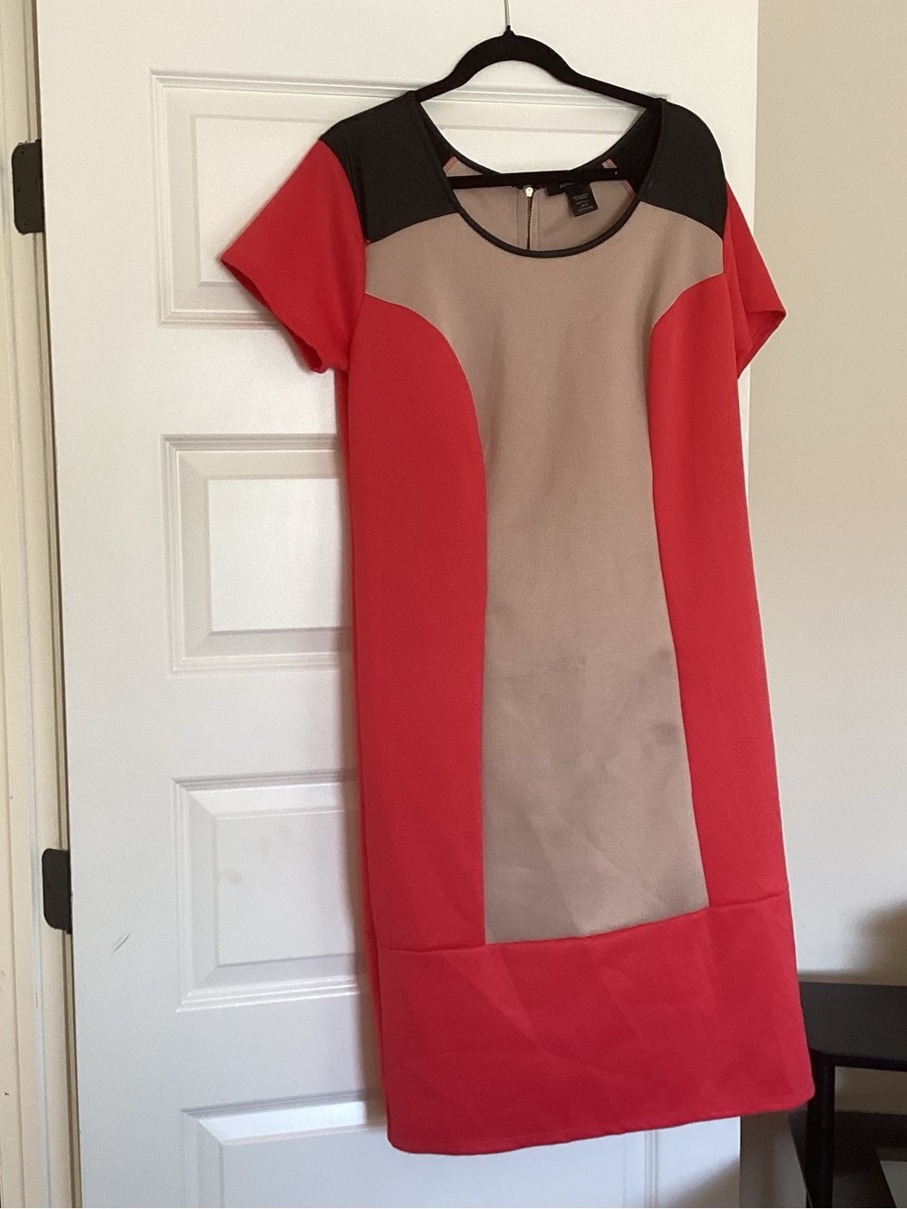 Ashley Stewart Red, Taupe & Black Colorblock Short Sleeve Shift Dress EUC